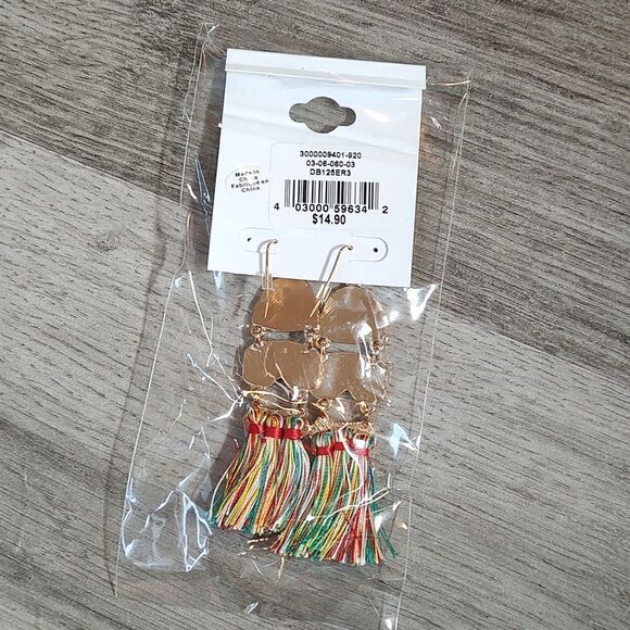 New With Tags Ricki's Fish Hook Ski Earrings - Picture 4 of 4